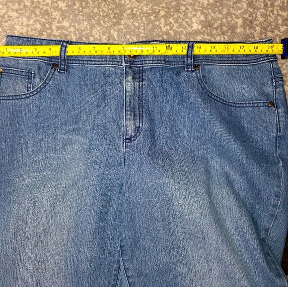 SALE! Chico's Ladies Jeans - Picture 7 of 7